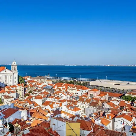 Lovelystay - Turquoise River View I * Lisbon