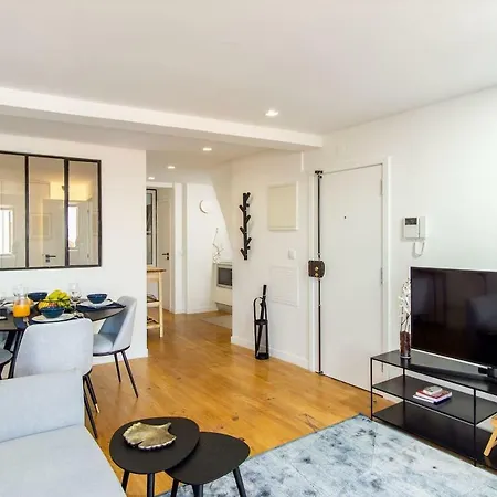 Lovelystay - Turquoise River View I * Lissabon