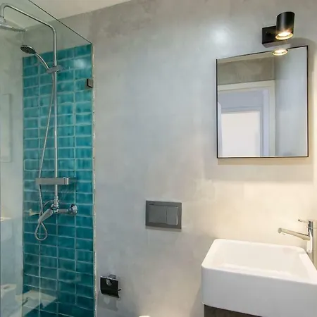 Lovelystay - Turquoise River View I Lisboa