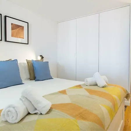 Lovelystay - Turquoise River View I * 리스본