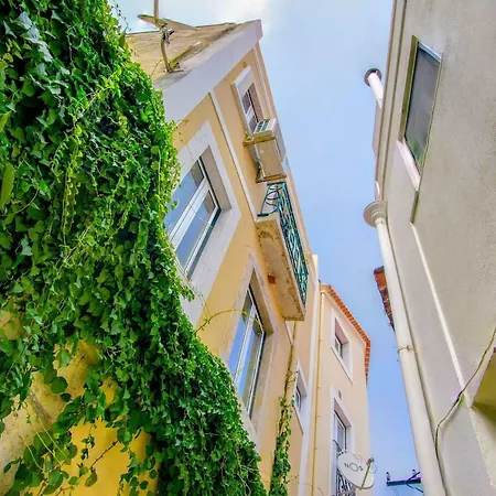 Lovelystay - Turquoise River View I * Lisboa