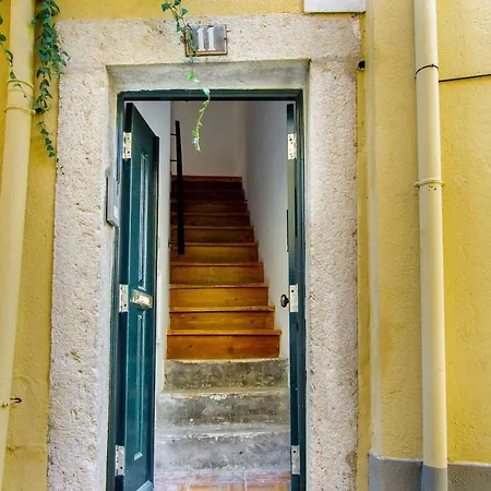 Lovelystay - Turquoise River View I * Lisboa