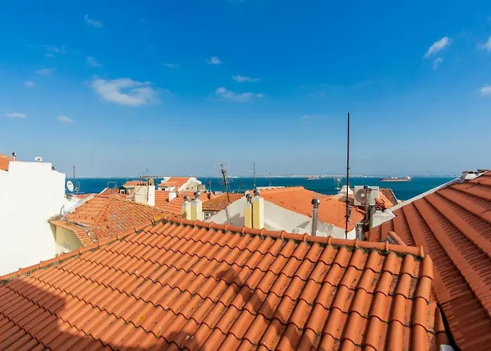 Lovelystay - Turquoise River View I Διαμέρισμα *